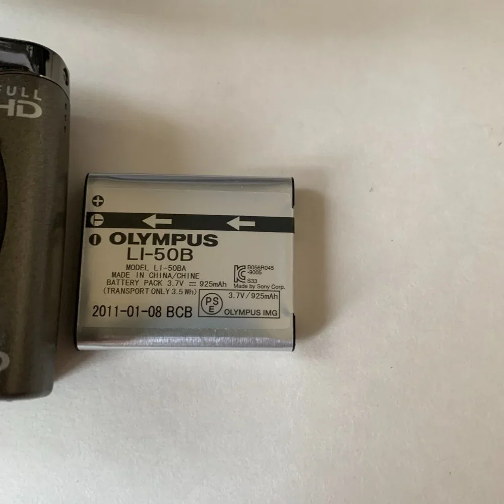 Olympus SZ-30MR 16MP 24x Optical Zoom Compact Digital Camera Battery & Case
